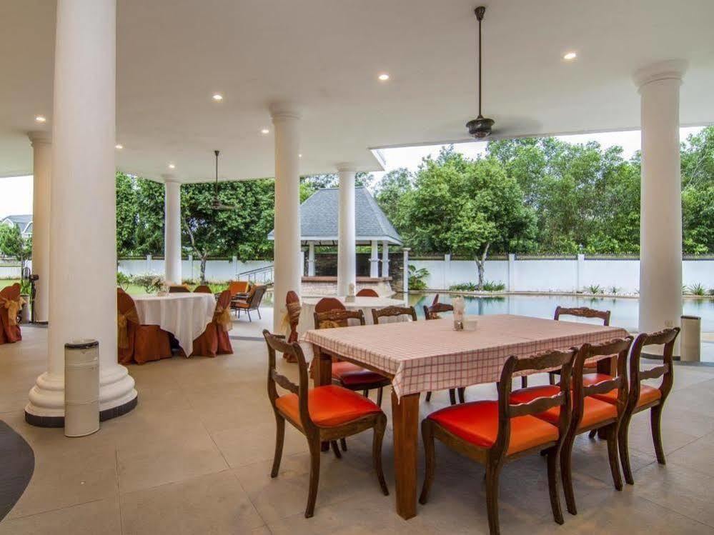 The Kahaani Hotel Ayer Keroh Buitenkant foto